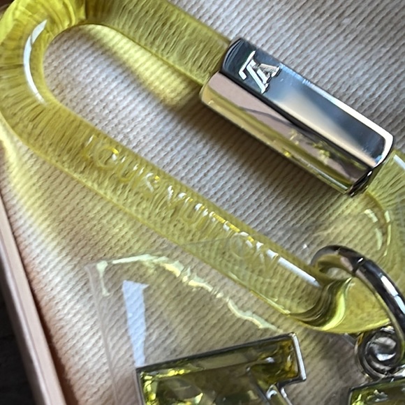 Louis Vuitton Bijoux Sac LV Prism Key Holder - Picture 5 of 6